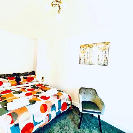 Modern Townhouse, Sleeps 4 With Parking Διαμέρισμα Wakefield Εξωτερικό φωτογραφία